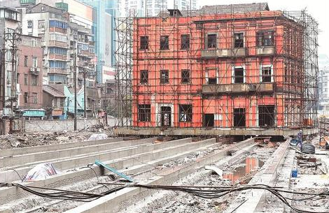 千斤頂百年建筑整體移動.png